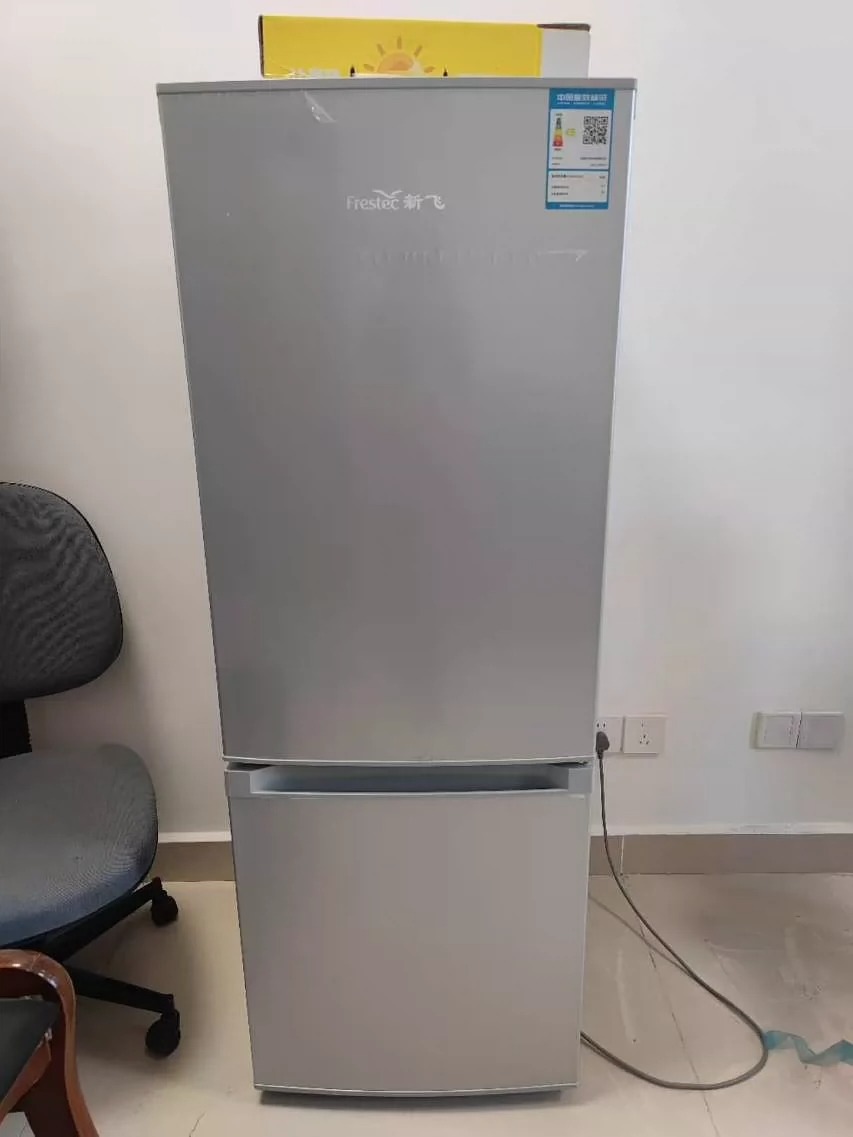 冰箱本来买来在单位用的，最后单位有食堂，就一直放在单位